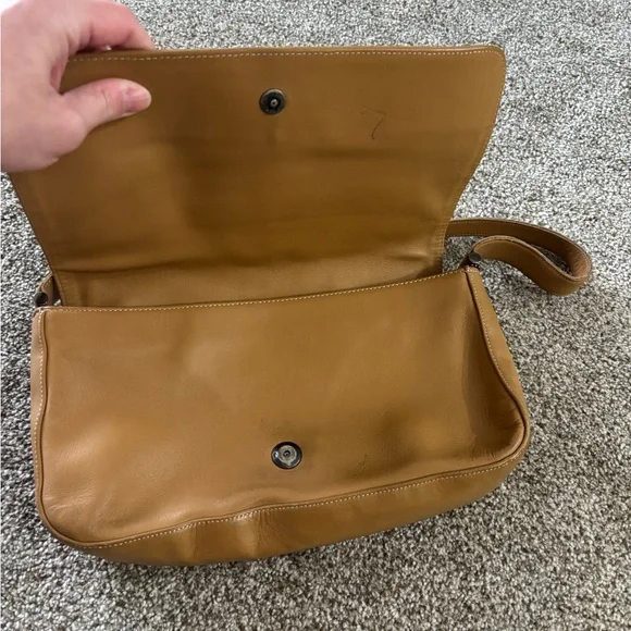 Vintage Coach Shoulder Bag - Picture 4 of 8